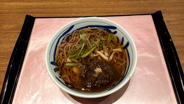 「山菜とろろ昆布そば」@味どころ かかし 出雲店の写真