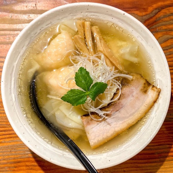 「海老塩雲呑麺（手打ち）¥1,300」@純手打ち 麺と未来の写真