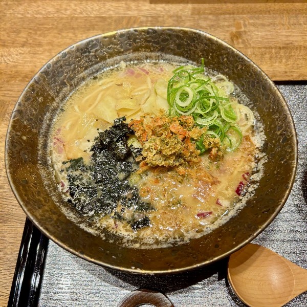 魚骨ラーメン