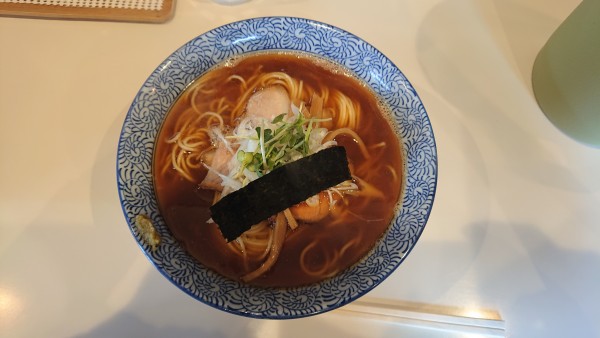 「醤油煮干らーめん」@らぁ麺や 一晃亭の写真