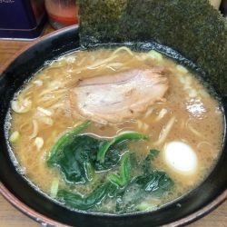 ラーメン+半ライス　990円