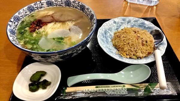 「半炒飯」@京穂 蘭州ラーメンの写真