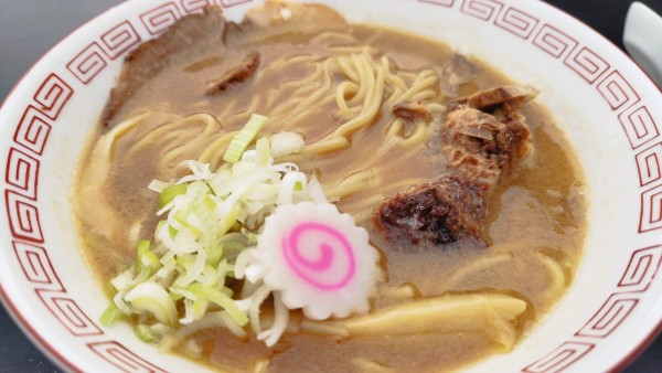 「らーめん（600円）＋切落しチャーシュー（50円）」@ラーメン小僧 和眞の写真