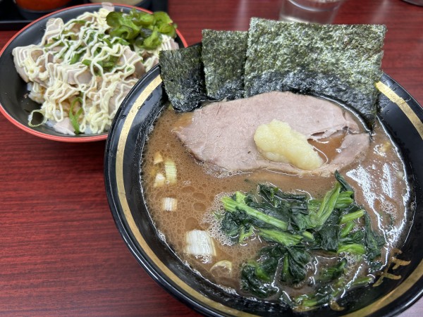 「ラーメン800円＋まかない飯50円（フォロワー限定）」@麺家 紫極 大泉学園店の写真
