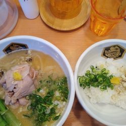 「濃厚真鯛ラーメン&雑炊セット」1200円