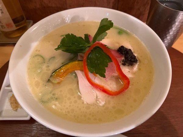 「鶏白湯トリュフsoba」@銀座 篝 本店の写真