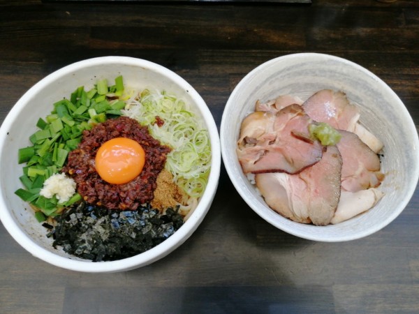 「台湾まぜそば＋ローストポーク丼」@てっぺん 春日井本店の写真