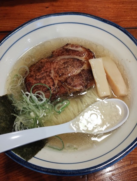 「大ロースラーメン(塩)(大盛無料)」@上州地鶏ラーメン 翔鶴の写真