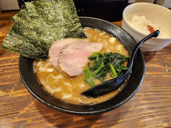 「ラーメン　ライス」@麺処 真名呼の写真