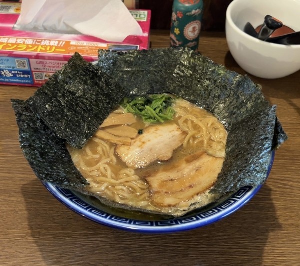 「とんこつしょうゆのりラーメン」@らー麺にしかわの写真