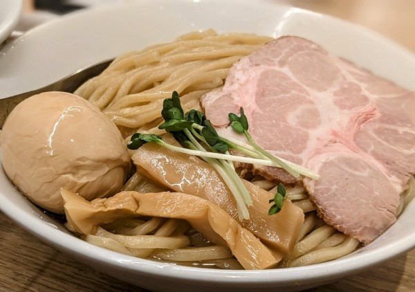 「つけ麺あつもり（大盛）＋味玉（900円）」@つけめんTETSU 横浜ランドマークプラザ店の写真