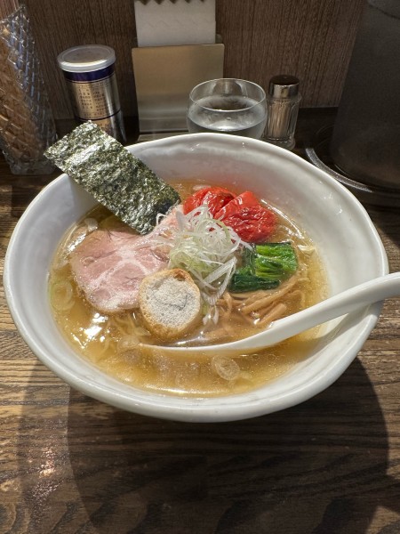 「塩ラーメン＋焼きトマト　1050円」@RAMEN CiQUEの写真