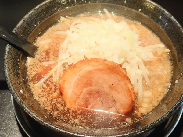 「ハーフワイルドラーメン」@WILDラーメンの写真