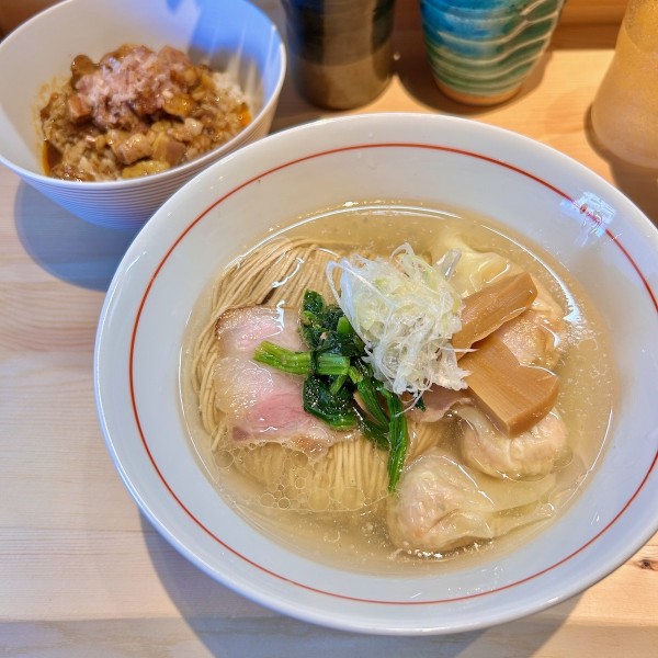 白ワンタン（白ラーメン+海老ワンタン）＋カレー丼