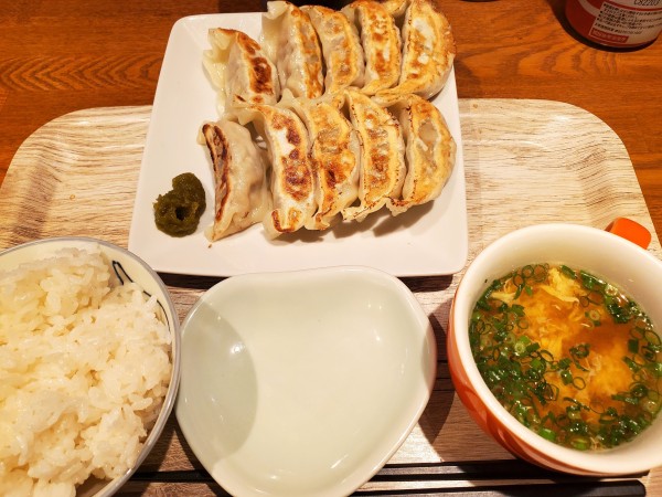 「餃子10個定食」@ラブラヌードル元町の写真