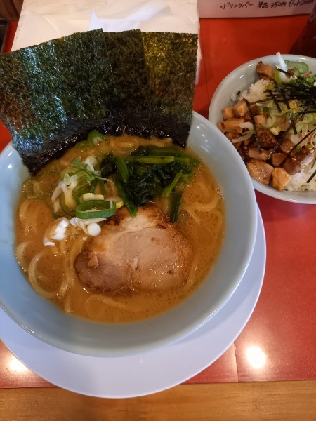 「豚骨醤油￥790＋ランチセット￥250」@横浜家系ラーメン 清六家 みらい平店の写真