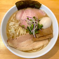 味玉付きTRIOソバ（醤油）¥950円（大盛＋50円）
