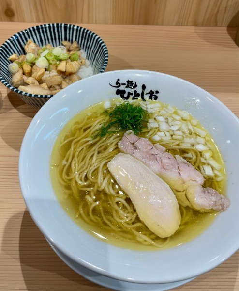 「こく塩らーめん（880円）」@らー麺ひとしおの写真