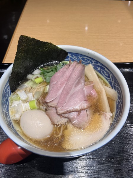 「【寿製麺よしかわ】白醤油ラーメン　特製」@#新宿地下ラーメンの写真
