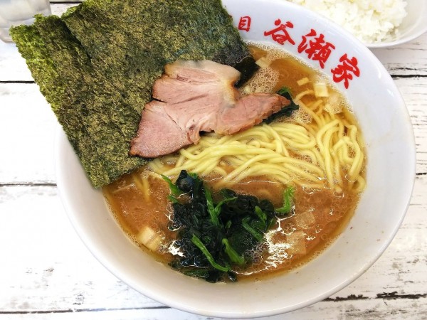 「らーめん並（かため多め）　700円」@二代目 谷瀬家の写真