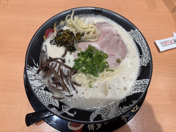 「ラーメン800円」@博多一幸舎 福岡空港国内ターミナル店の写真