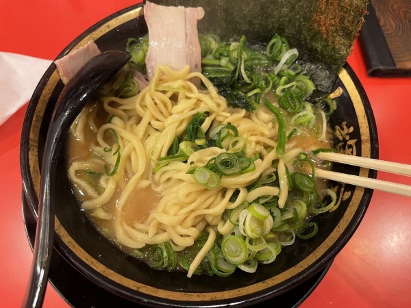 「ラーメン(並)800円＋九条ネギ150円」@横浜家系ラーメン 大輝家の写真