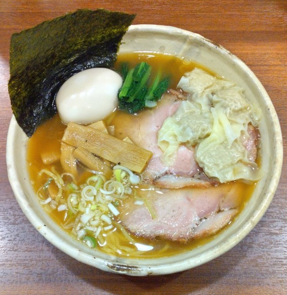 「特製醤油らーめん 980円＋ワンタン 100円」@らーめん 一郎の写真