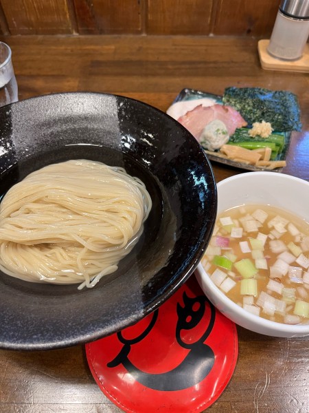 「飛魚出汁と昆布水の冷やし塩つけ麺」@CLAM＆BONITO貝節麺RAIKの写真