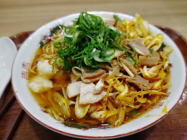 「赤辛ねぎ醤油らーめん９００円」@浜北軒 NEOPASA浜松店の写真