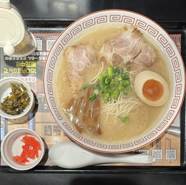 「【限定】群馬豚骨らーめん だるま大使」@らあめん花月嵐 笹塚店の写真