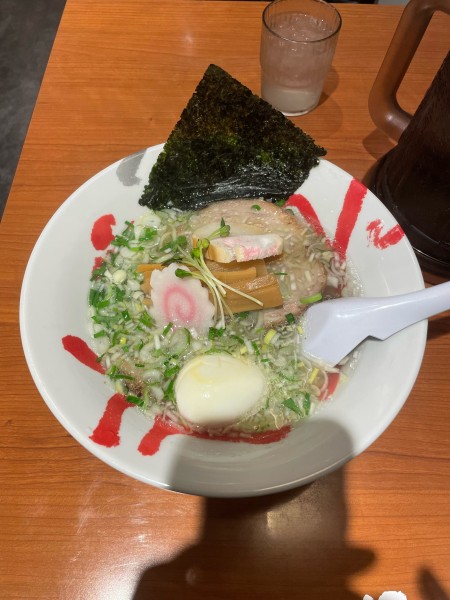 「極塩ラーメン(1000円)」@函館麺厨房 あじさい 東京ラーメンストリート店の写真