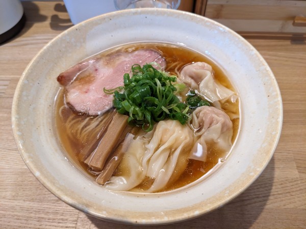 「肉と海老ワンタン麺（白・黒）」@DURAMENTEIの写真