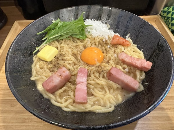 「濃厚鶏白湯の明太カルボまぜそば¥1,200円+麺大盛¥100」@らぁめん 麺彩家の写真