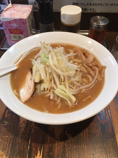 「らーめん (大盛)」@つけめん らーめん 荒海の写真