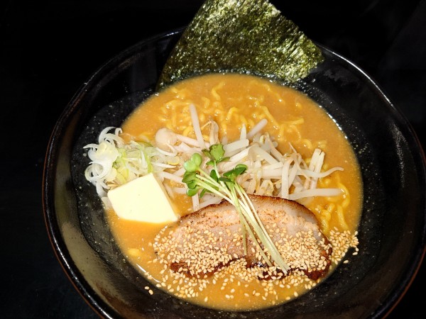 「濃厚味噌ラーメン＋バター」@麺屋ひじりの写真