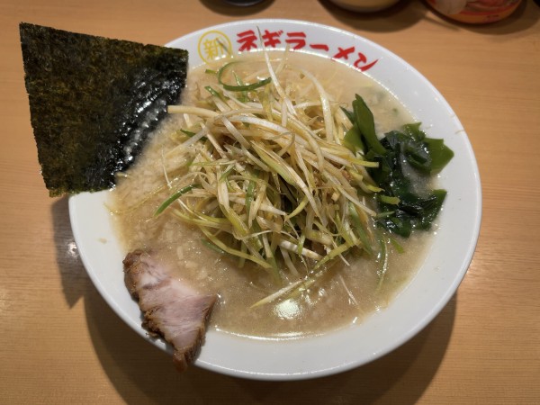 「ネギコテラーメン（半コテ）」@○新 ネギラーメン 新橋店の写真