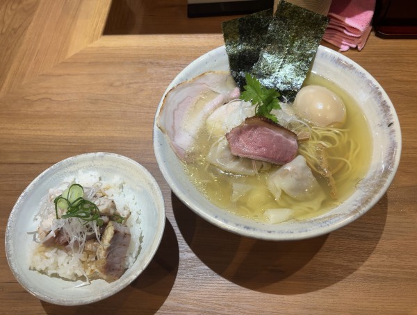 「特上塩らぁめん＋炭火おにくごはん」@Japanese Ramen 五感の写真