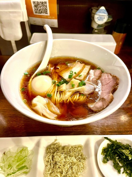 「特製醤油ラーメン」@川崎の淡麗系夜鳴き中華そばの写真