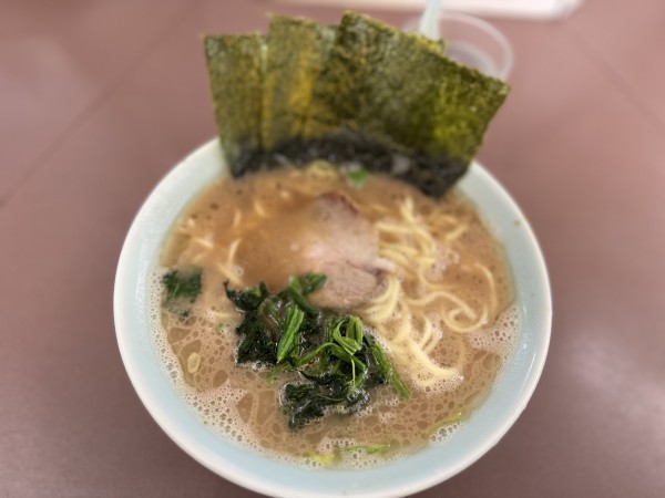 「らーめん(並) 800円」@本牧家 本店の写真