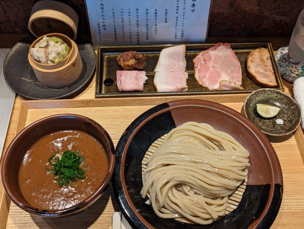 「つけ麺並　特選焼売付　塩すだち　おかわり全粒粉」@中華蕎麦 とみ田の写真