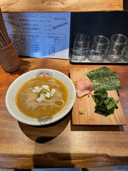 「豚骨強めのクレイジーハウス(1250円)」@NATURAL TASTEの写真