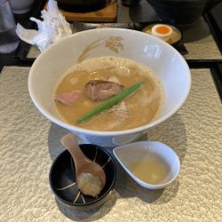濃厚白湯らーめん