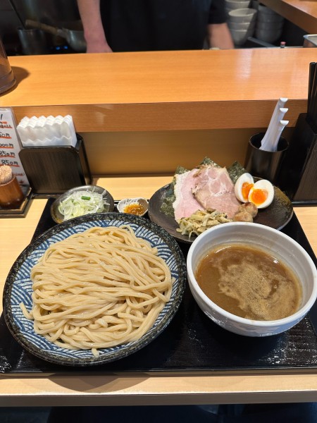 「特製つけ麺＋中盛り　1550円」@つけ麺 道の写真