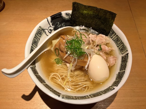 「【限定】鶏チャーシュー麺 特製塩」@鶏そば 山もとの写真