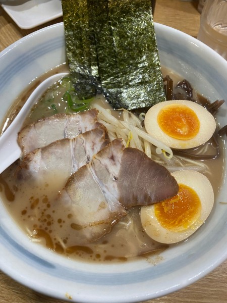 「特製豚骨醤油らーめん」@らーめん光醤の写真