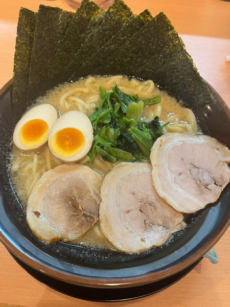 「醤油MAXラーメン大(1220円)」@横浜家系ラーメン 壱角家 藤岡店の写真
