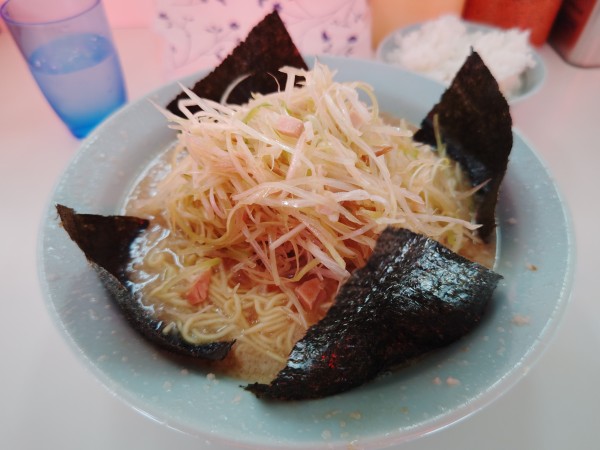「ネギラーメン９００円＆半ライス１５０円」@ラーメンショップ 宮沢湖店の写真