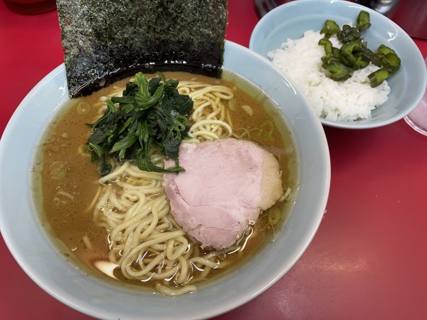 「らーめん（中）」@横浜ラーメン 武蔵家 大宮店の写真