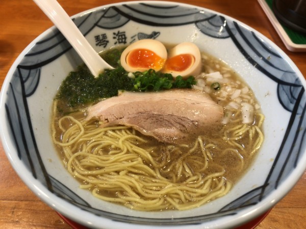 「ランチらーめんA（琴海らーめんとからあげ３つとミニライス）」@長崎らーめん 琴海の写真