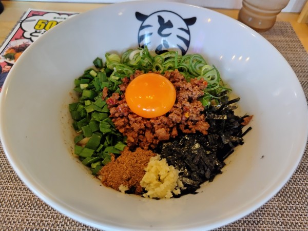 「台湾まぜそば　※にんにくあり　※㋗で５００円　＋追い飯：無料」@まぜそば専門店 とらの写真